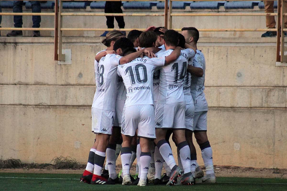 Fotos: La Cultural hurga en la herida del Burgos CF