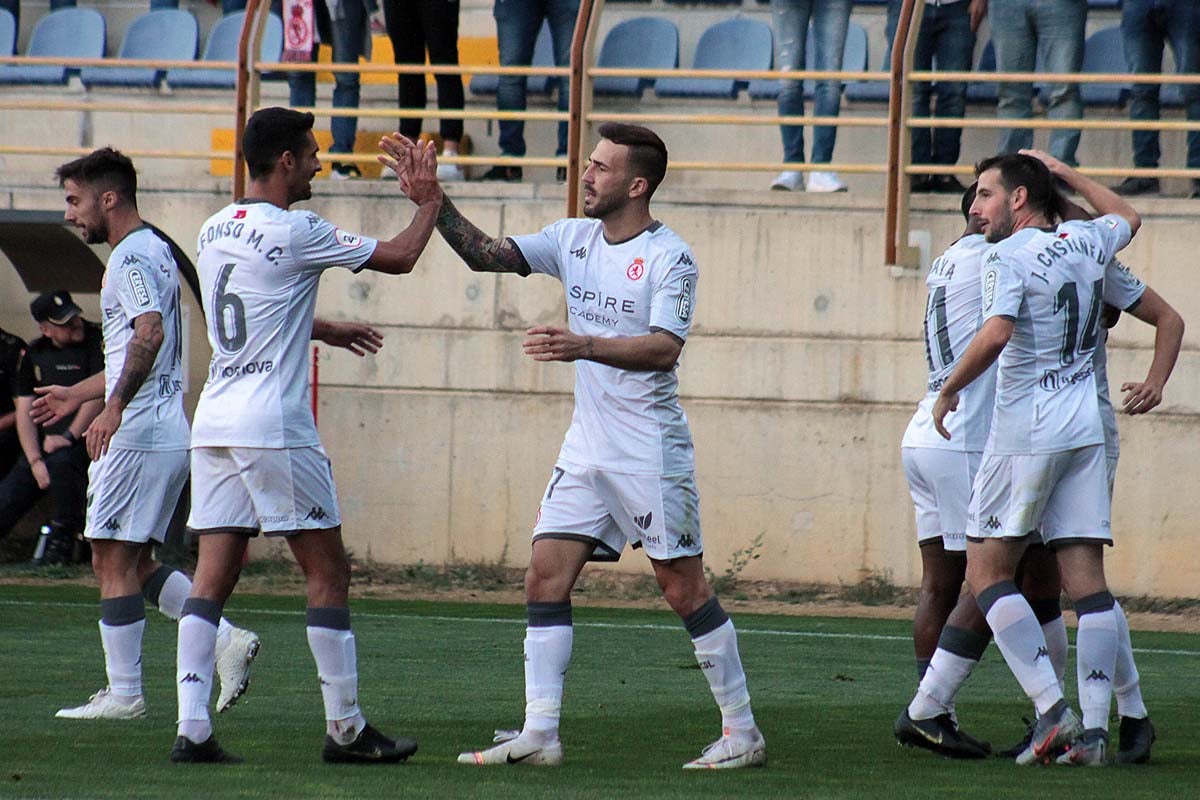 Fotos: La Cultural hurga en la herida del Burgos CF