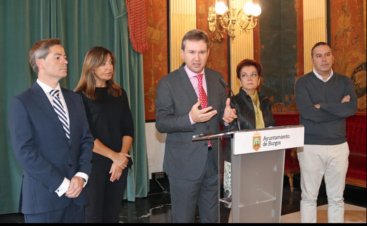 Lacalle ha hecho balance acompañado por miembros de su grupo municipal