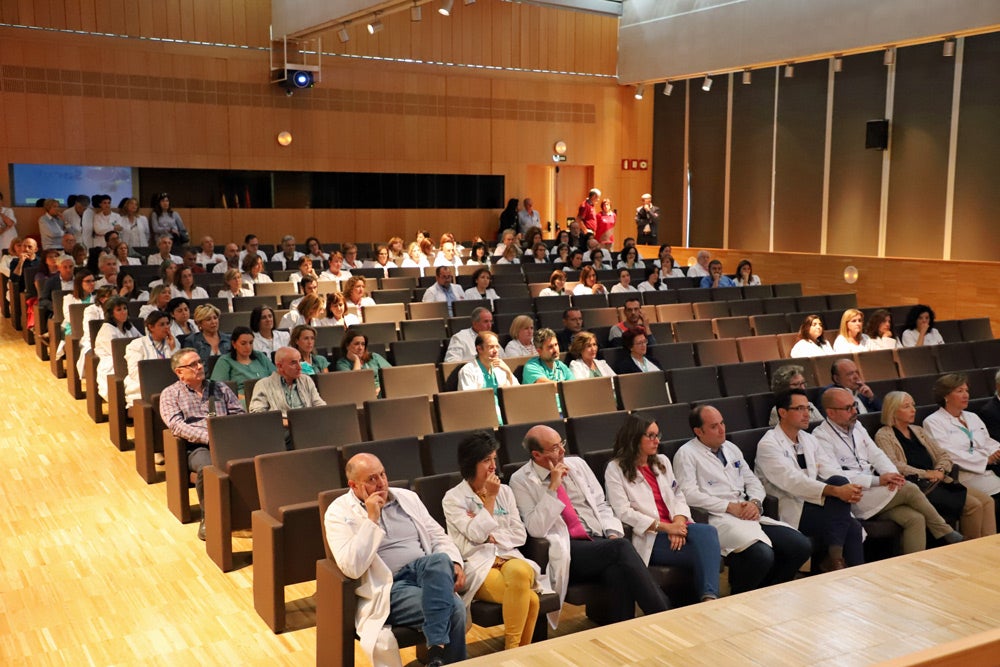 El nuevo gerente del Hospital Universitario de Burgos se ha reunido con profesionales del centro sanitario tras su reciente nombramiento