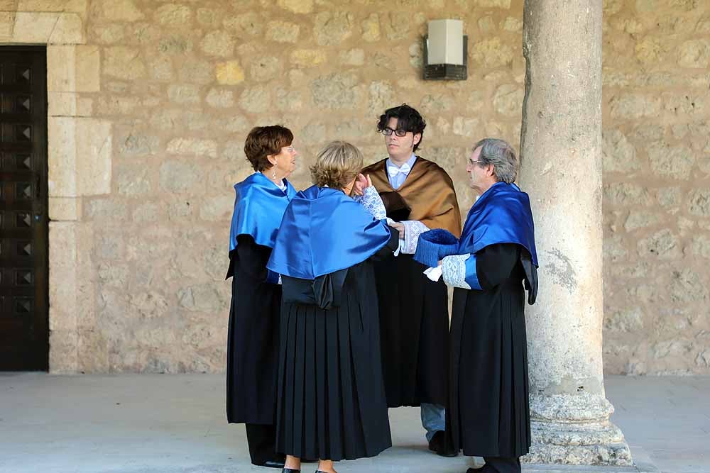 La Universidad de Burgos ha abierto esta mañana el curso 2019-2020 con un acto en el que el rector de la institución académica, Manuel Pérez Mateos, ha apostado por reforzar la enseñanza del castellano y por crear estudios en Aranda de Duero y Miranda de Ebro