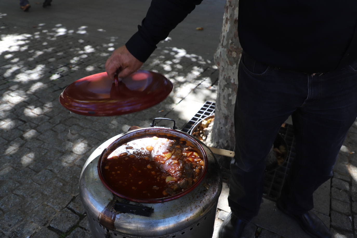 Fotos: Imágenes del Mercado de Productores de Burgos Alimenta del Día de la Provincia, celebrado en Briviesca