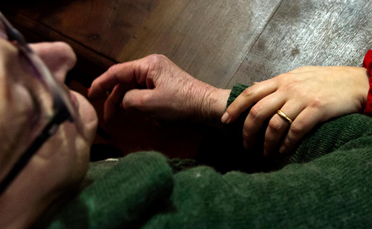 Más de dos millones de personas mayores de 65 años viven solas en España. 