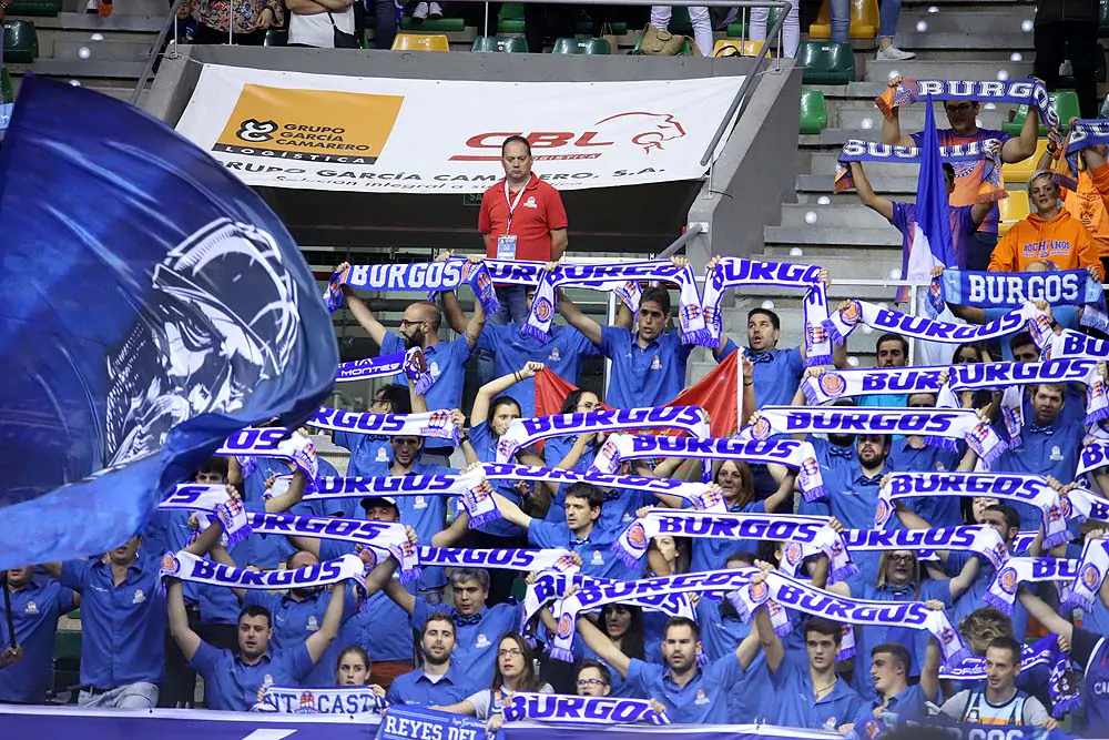 Más baloncesto en el Coliseum en el primer partido del curso liguero en casa