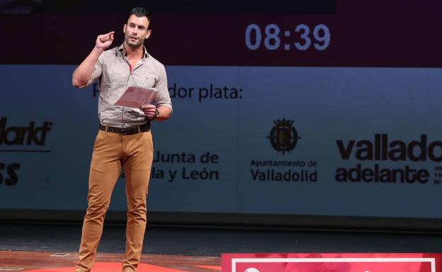 Jorge Pérez: «El 14% de los jóvenes han quedado con un desconocido por Internet y el 10% han acudido a esas citas»