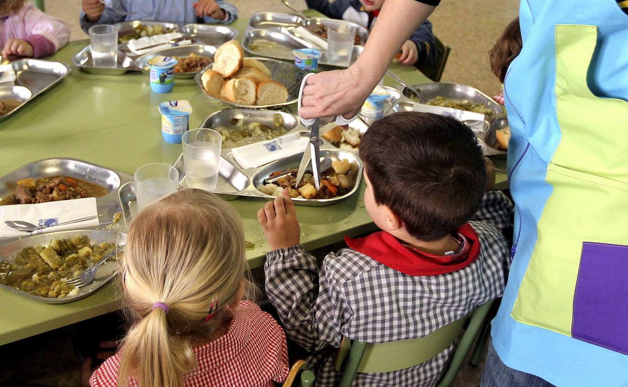 La mayoría de los menús escolares no respeta las cantidades recomendadas de los grupos de alimentos