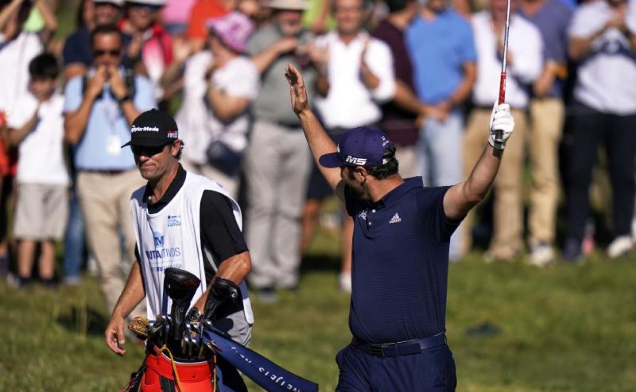 Jon Rahm celebra uno de sus golpes en el Open de España. 