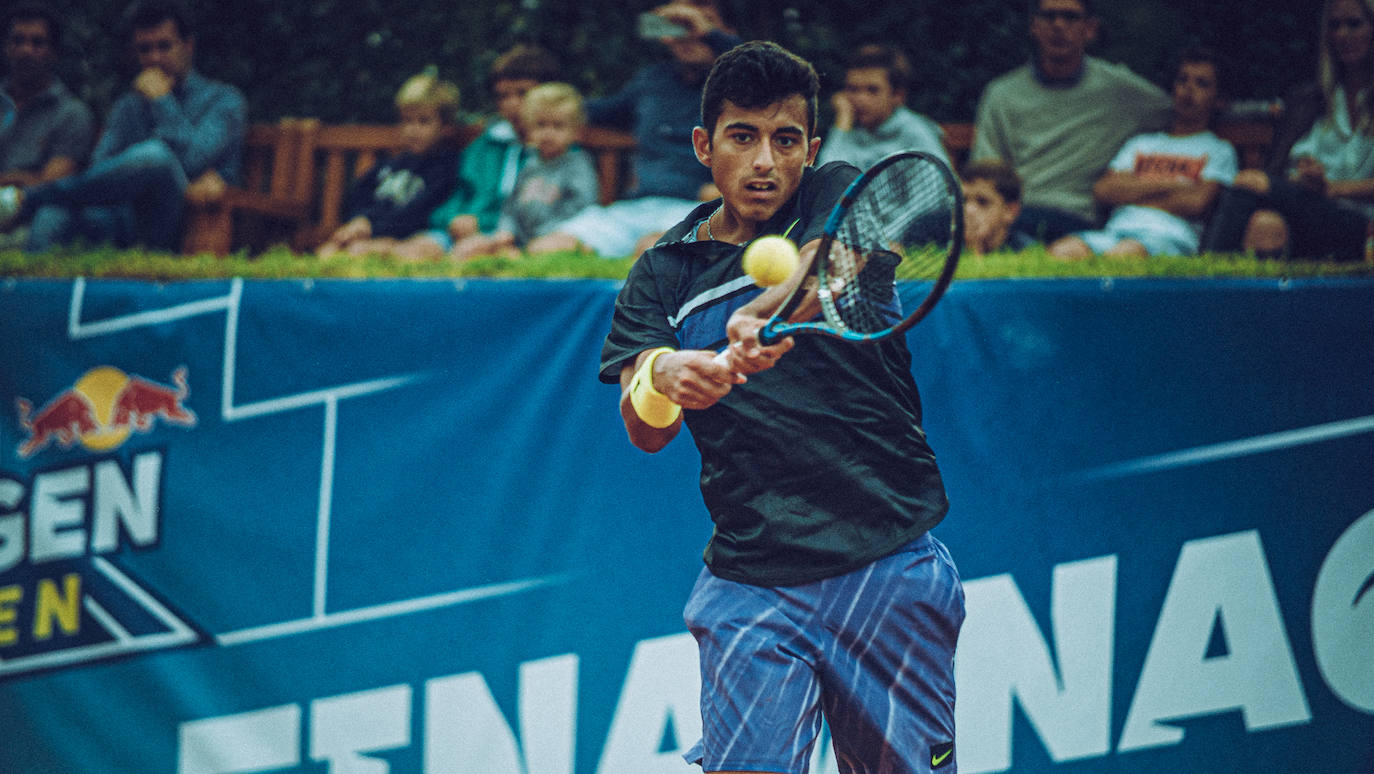 Nicolás Álvarez en acción en su partido en el 'Red Bull Next Gen Open' disputado en Barcelona. 