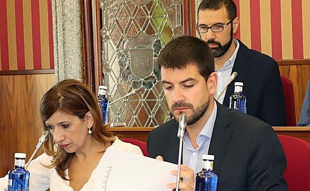 Jurado espera presentar el borrador del presupuesto esta semana y el PP insiste en que los socialistas «frenan» Burgos