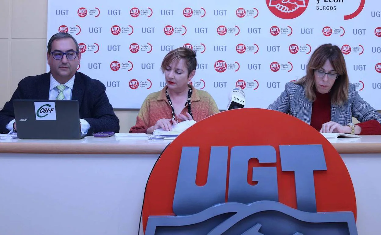 De izquierda a derecha: Aylón (CSIF), Prieto (USCAL) y López Molina (UGT), representantes de los tres sindicatos que apoyaron la RPT de la Diputación. 