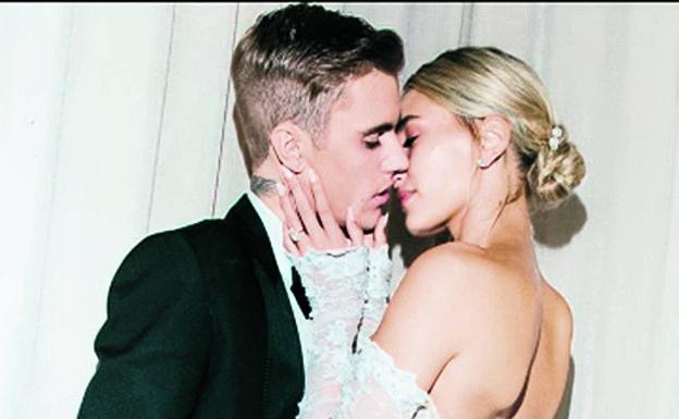 Justin Bieber y Hailey Baldwin. 