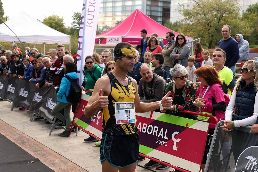 Más de 1.300 corredores se han dado cita esta mañana en la cuarta edición de la Campofrío Maratón Burgos.