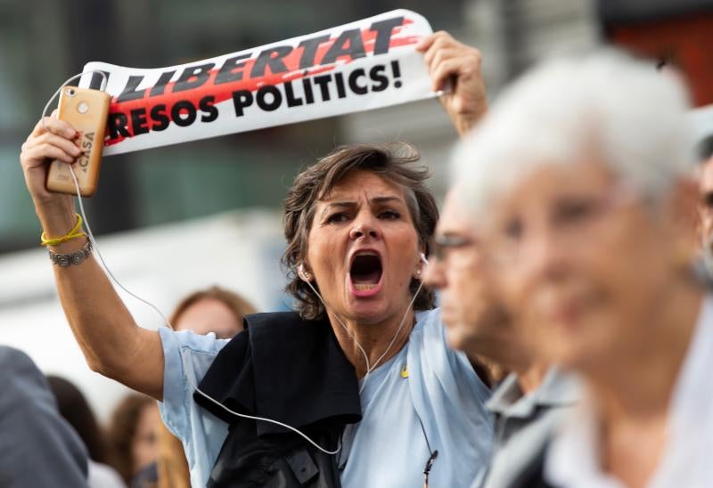 Fotos: Protestas en Cataluña al conocerse la condena de los líderes independentistas