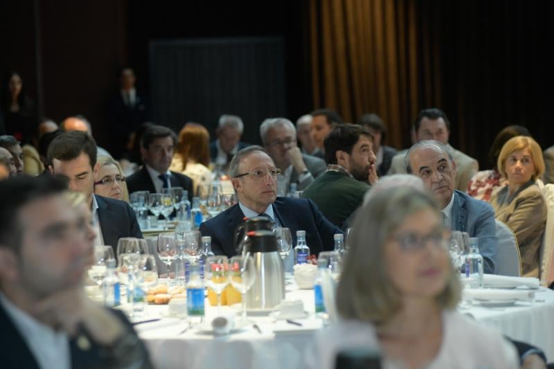 El Norte de Castilla y BBVA han celebrado este miércoles un desayuno informativo cuyo tema central es 'La disrupción digital, una oportunidad para crecer'.