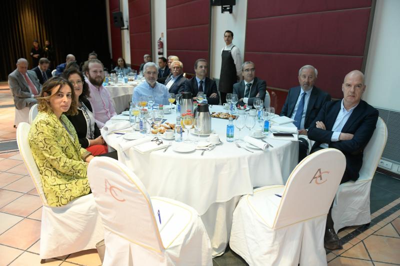 El Norte de Castilla y BBVA han celebrado este miércoles un desayuno informativo cuyo tema central es 'La disrupción digital, una oportunidad para crecer'.