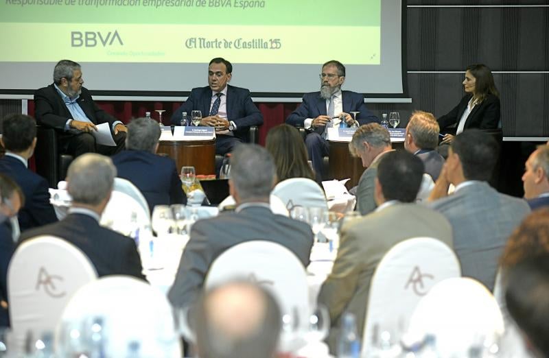 El Norte de Castilla y BBVA han celebrado este miércoles un desayuno informativo cuyo tema central es 'La disrupción digital, una oportunidad para crecer'.