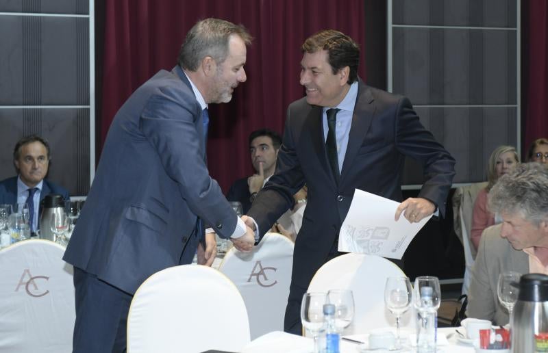 El Norte de Castilla y BBVA han celebrado este miércoles un desayuno informativo cuyo tema central es 'La disrupción digital, una oportunidad para crecer'.