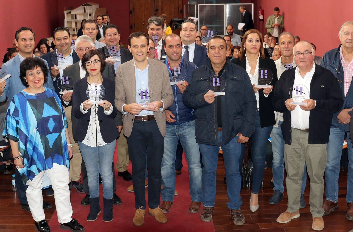 Acto institucional de la Red de Municipios de Valladolid Hombres por la Igualdad. Los 16 nuevos municipios de la red reciben sus distintivos. 