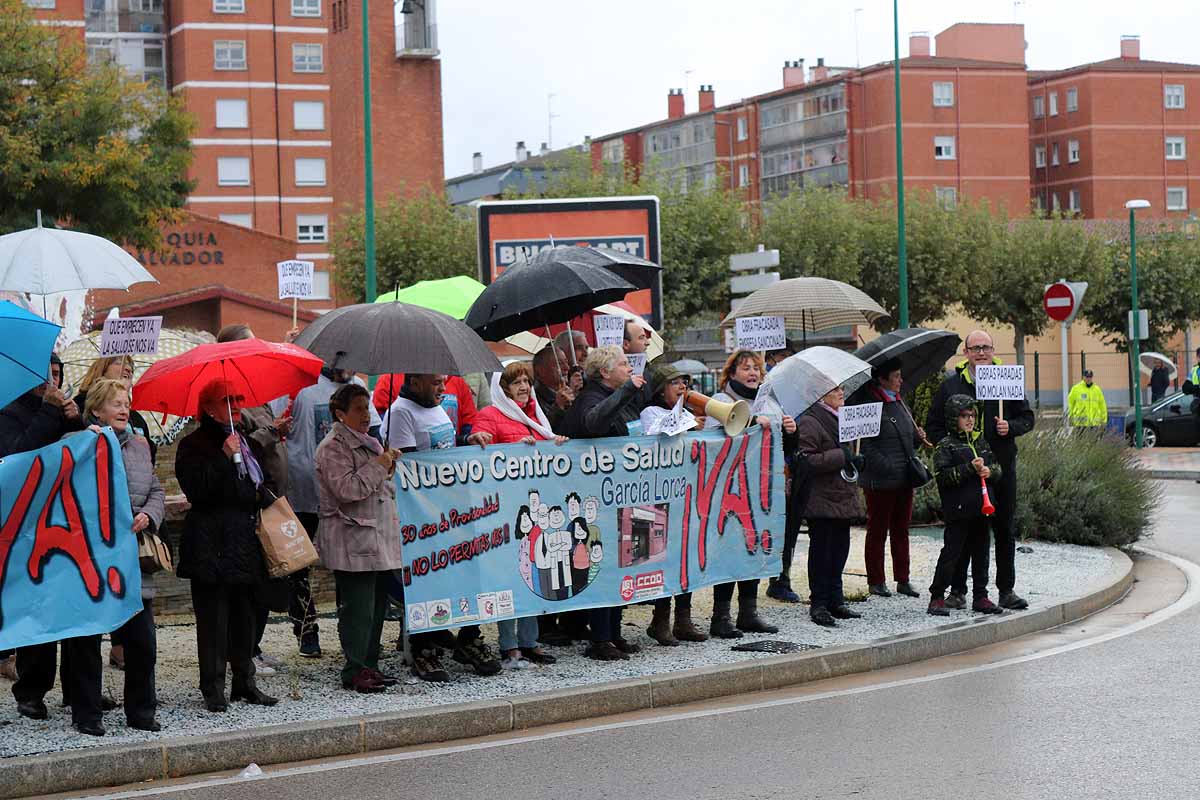 Los trabajos de construcción del nuevo centro están paralizados y desde la Consejería de Sanidad no se ha dado ninguna solución a estos burgaleses Hoy la consejera ha reconocido que, en el mejor de los casos, las obras se podrían retomar en seis u ocho meses. 