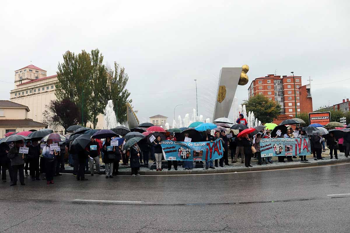 Los trabajos de construcción del nuevo centro están paralizados y desde la Consejería de Sanidad no se ha dado ninguna solución a estos burgaleses Hoy la consejera ha reconocido que, en el mejor de los casos, las obras se podrían retomar en seis u ocho meses. 