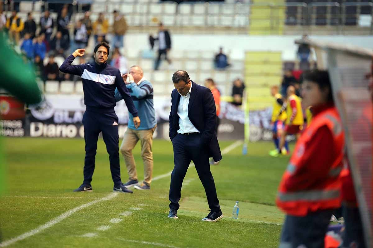 Los blanquinegros han perdido en casa contra la Sociedad Deportiva Amorebieta | Pisculichi encajó el único gol para los locales (1-2) | El Plantío recibió con emoción y homenajes a Mikel Saizar que regresaba a la que fue su portería durante dos temporadas). 