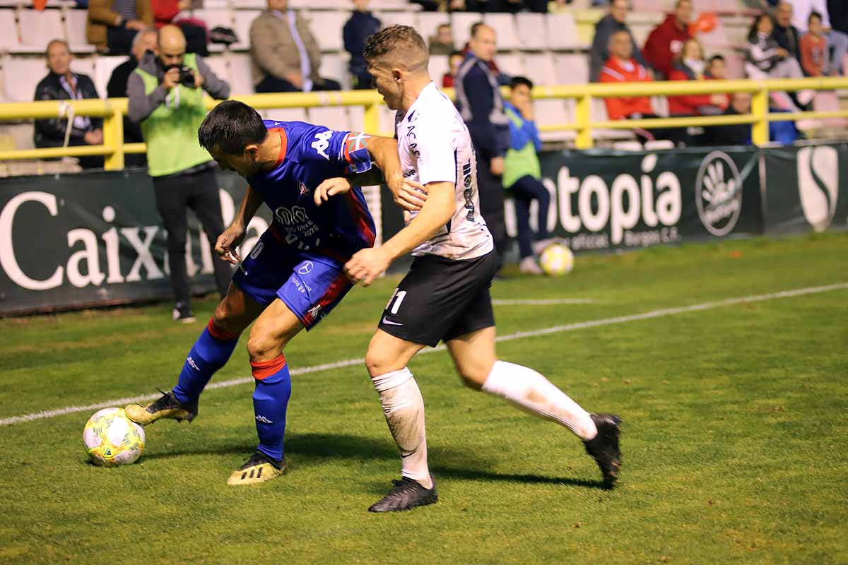 Los blanquinegros han perdido en casa contra la Sociedad Deportiva Amorebieta | Pisculichi encajó el único gol para los locales (1-2) | El Plantío recibió con emoción y homenajes a Mikel Saizar que regresaba a la que fue su portería durante dos temporadas). 