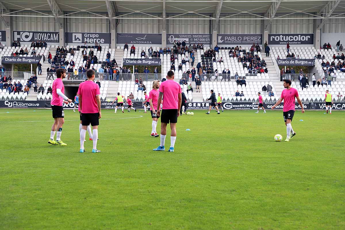 Los blanquinegros han perdido en casa contra la Sociedad Deportiva Amorebieta | Pisculichi encajó el único gol para los locales (1-2) | El Plantío recibió con emoción y homenajes a Mikel Saizar que regresaba a la que fue su portería durante dos temporadas). 