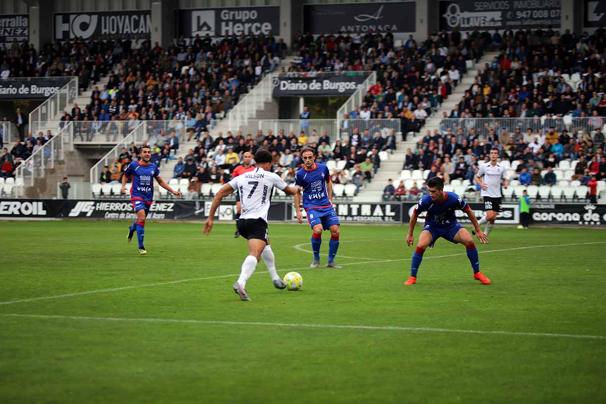 Los blanquinegros han perdido en casa contra la Sociedad Deportiva Amorebieta | Pisculichi encajó el único gol para los locales (1-2) | El Plantío recibió con emoción y homenajes a Mikel Saizar que regresaba a la que fue su portería durante dos temporadas). 