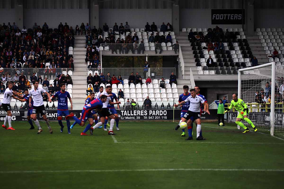 Los blanquinegros han perdido en casa contra la Sociedad Deportiva Amorebieta | Pisculichi encajó el único gol para los locales (1-2) | El Plantío recibió con emoción y homenajes a Mikel Saizar que regresaba a la que fue su portería durante dos temporadas). 