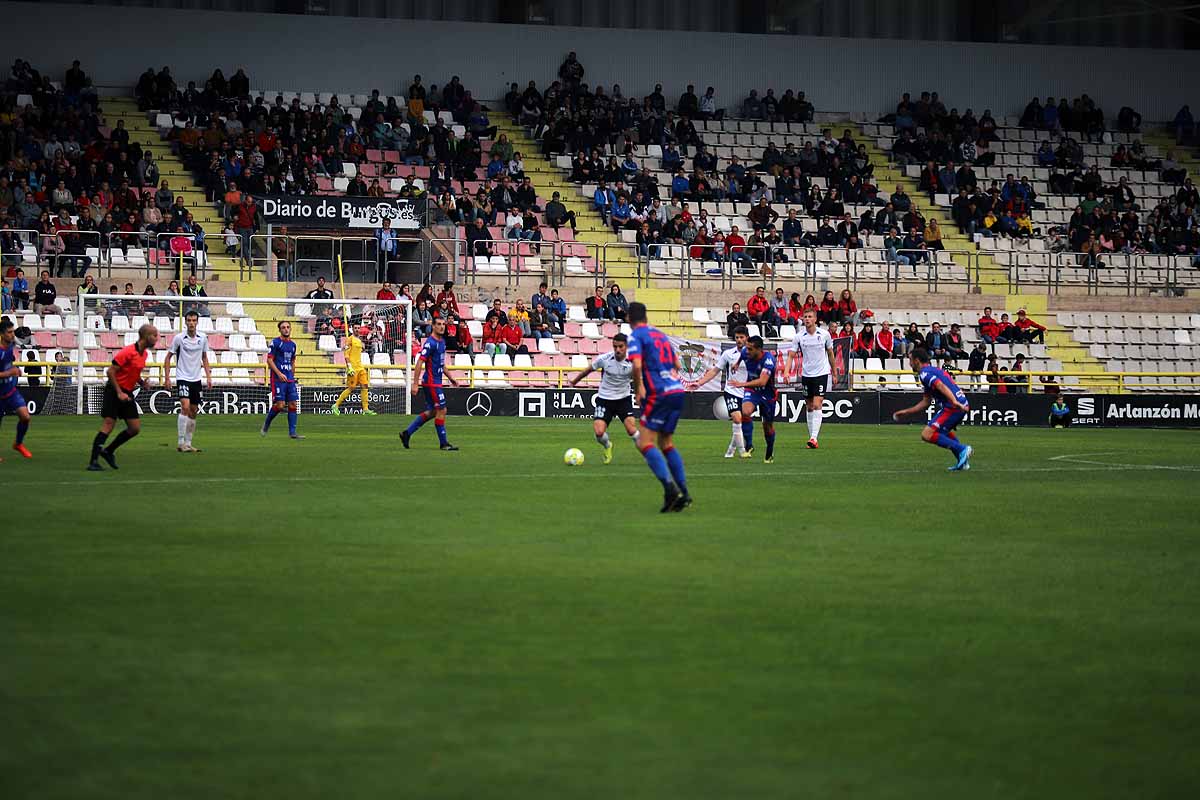 Los blanquinegros han perdido en casa contra la Sociedad Deportiva Amorebieta | Pisculichi encajó el único gol para los locales (1-2) | El Plantío recibió con emoción y homenajes a Mikel Saizar que regresaba a la que fue su portería durante dos temporadas). 