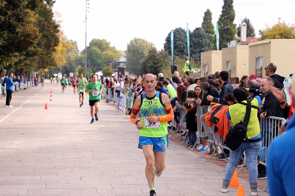 Dani Arce y Lidia Campo han sido los vencedores en la prueba de 10 kilómetros que ha recorridos las calles burgaleses. 