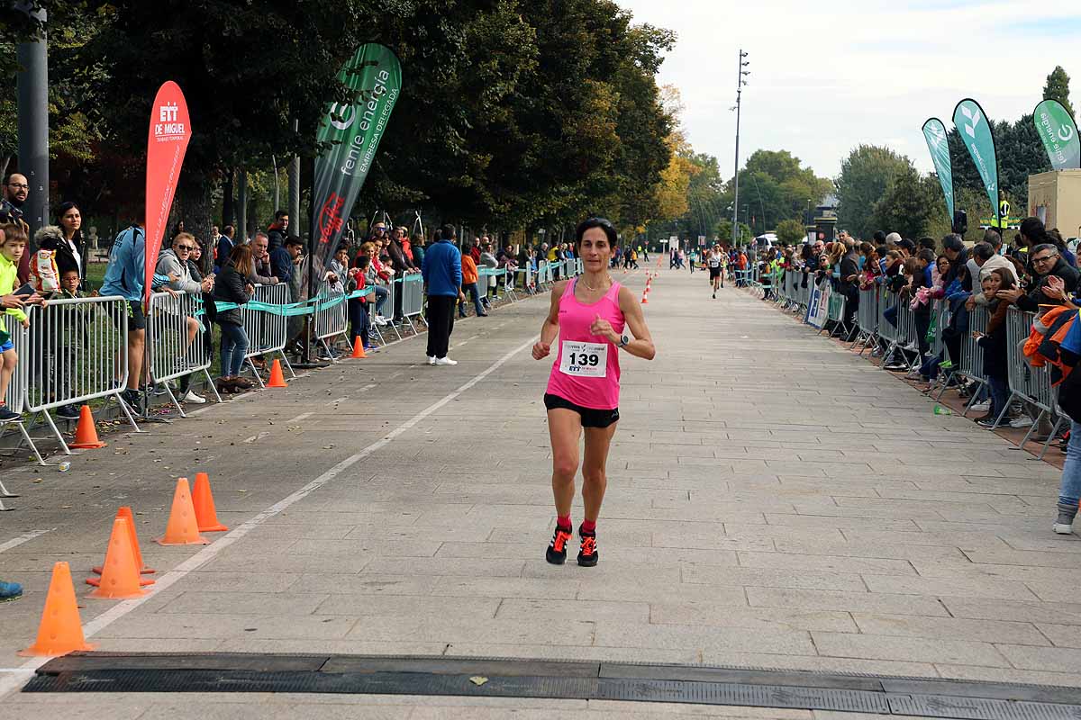 Dani Arce y Lidia Campo han sido los vencedores en la prueba de 10 kilómetros que ha recorridos las calles burgaleses. 