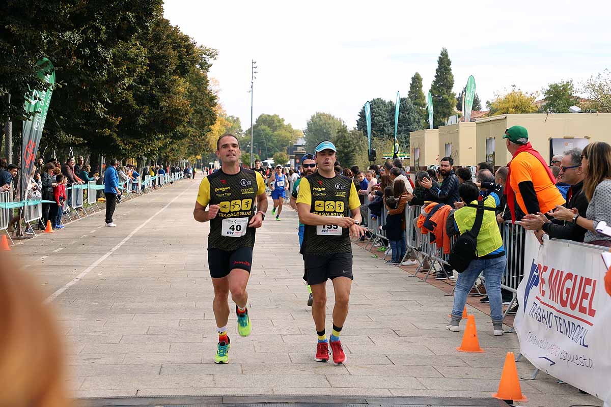 Dani Arce y Lidia Campo han sido los vencedores en la prueba de 10 kilómetros que ha recorridos las calles burgaleses. 