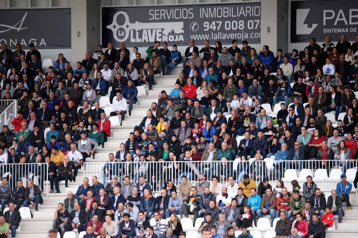 Las gradas de El Plantío no pudieron presenciar una victoria de su equipo esta tarde. 