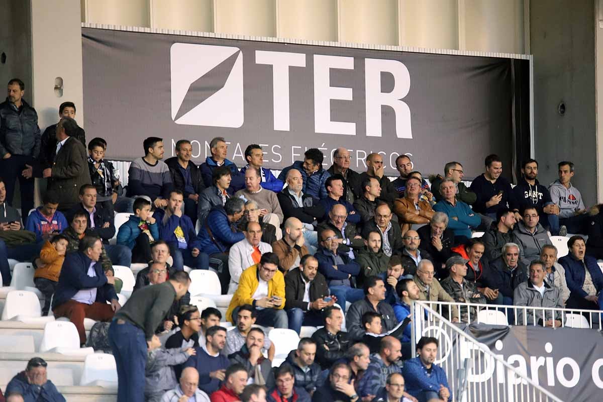 Las gradas de El Plantío no pudieron presenciar una victoria de su equipo esta tarde. 