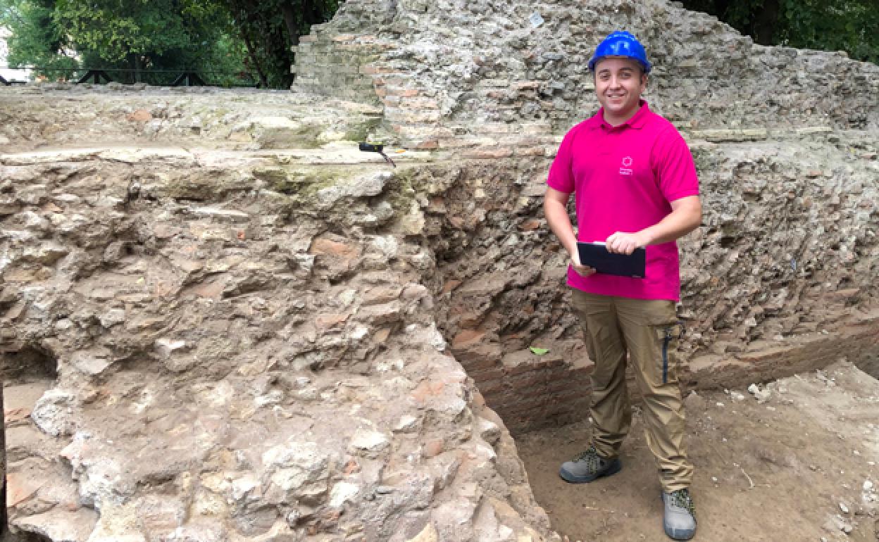 Alberto Romero Molero en las excavaciones del Monte Palatino en Roma. 