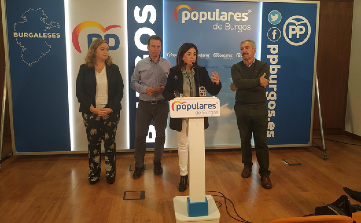 Las candidatas del PP al Congreso y al Senado por la provincia de Burgos, Sandra Moneo (drcha.) y Cristina Ayala