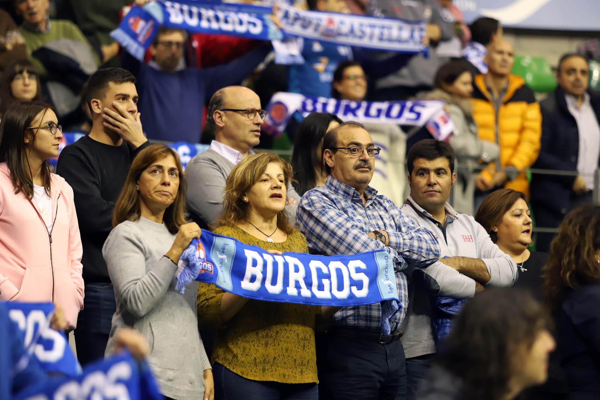 Fotos: La afición vuelve a responder a la llamada del San Pablo