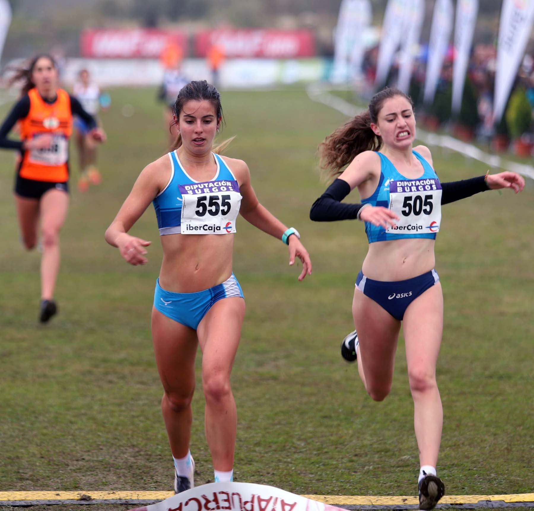 Los jóvenes también han demostrado su fortaleza en el cross. 