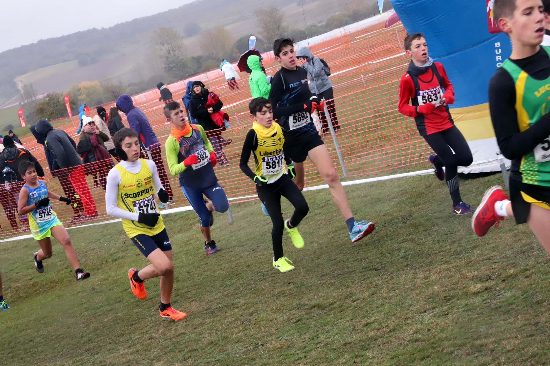 Los jóvenes también han demostrado su fortaleza en el cross. 