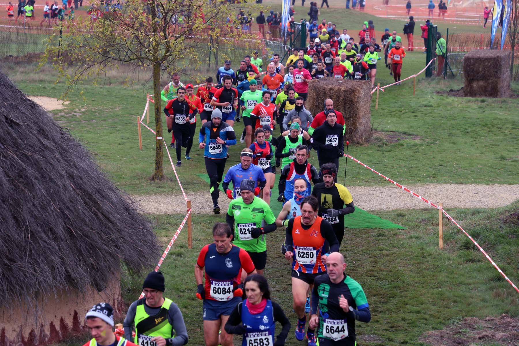 Miles de personas se han vuelto a dar cita en el circuito de Atapuerca. 