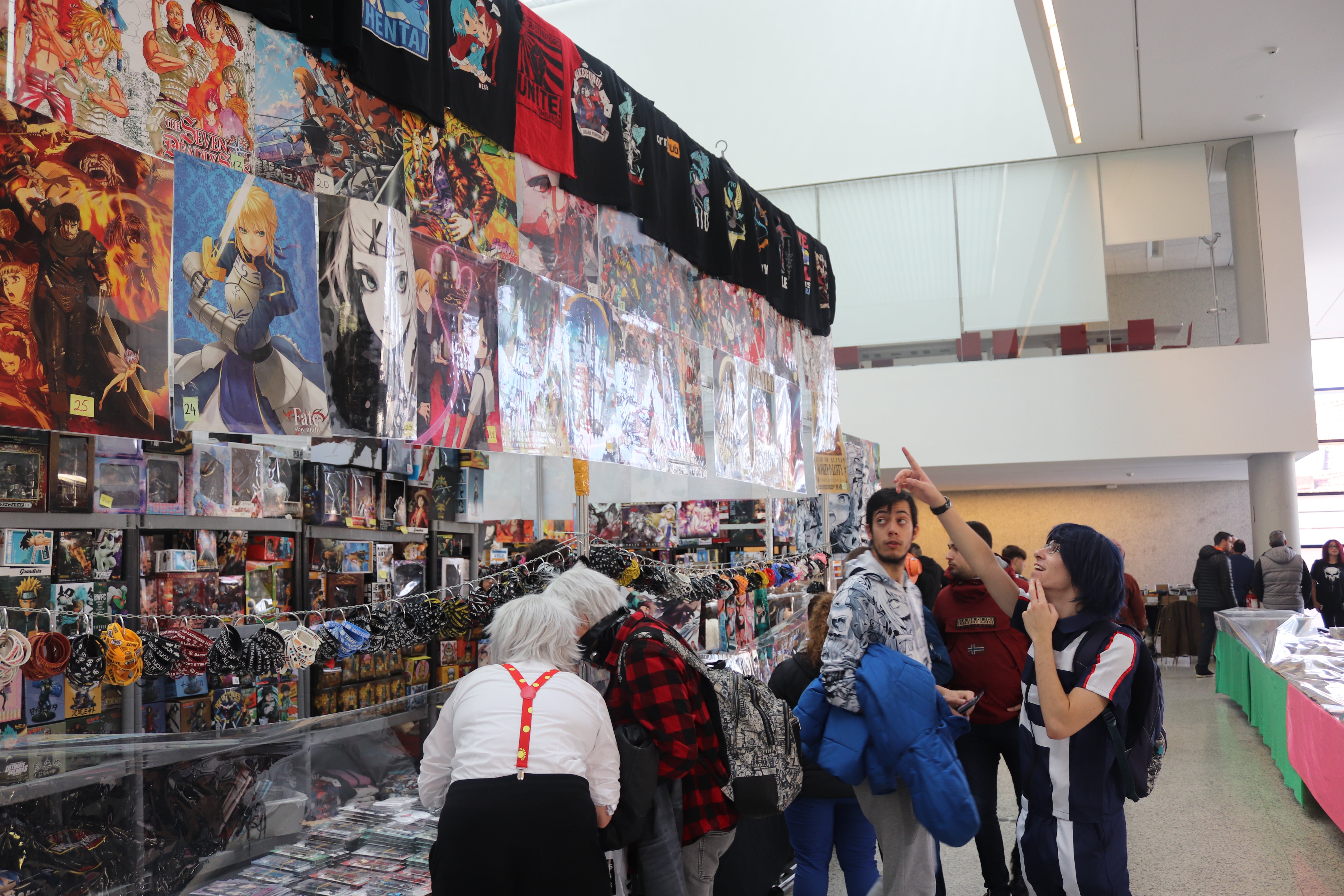 Centenares de aficionados se congregan en el Fórum de la Evolución para conocer las últimas novedades del manga, cómic y videojuegos.