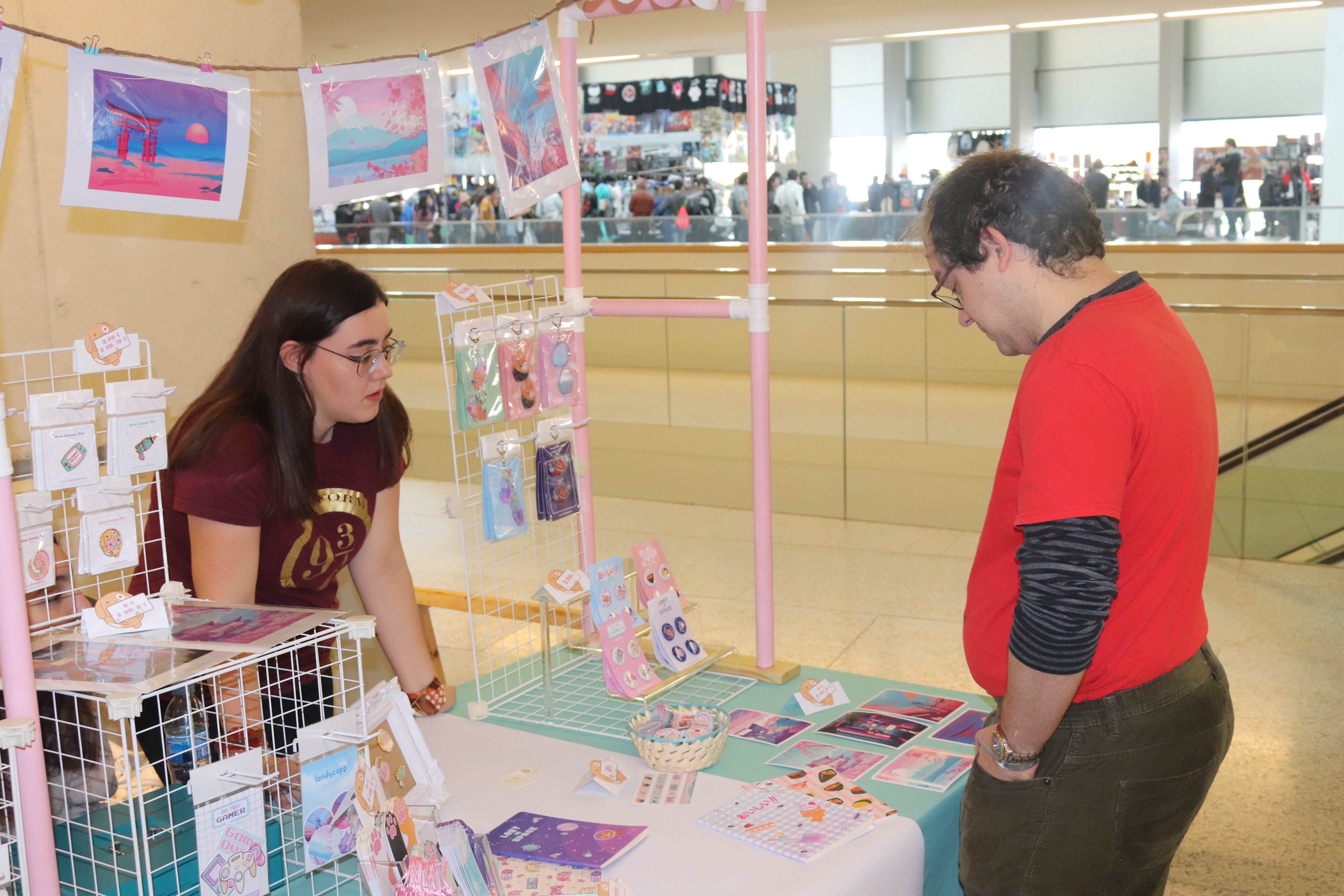 Centenares de aficionados se congregan en el Fórum de la Evolución para conocer las últimas novedades del manga, cómic y videojuegos.