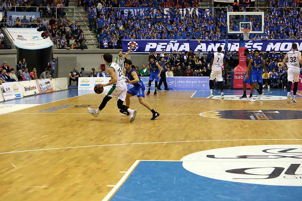 Fotos: Las mejores imágenes del partido entre San Pablo Burgos y Coosur Real Betis