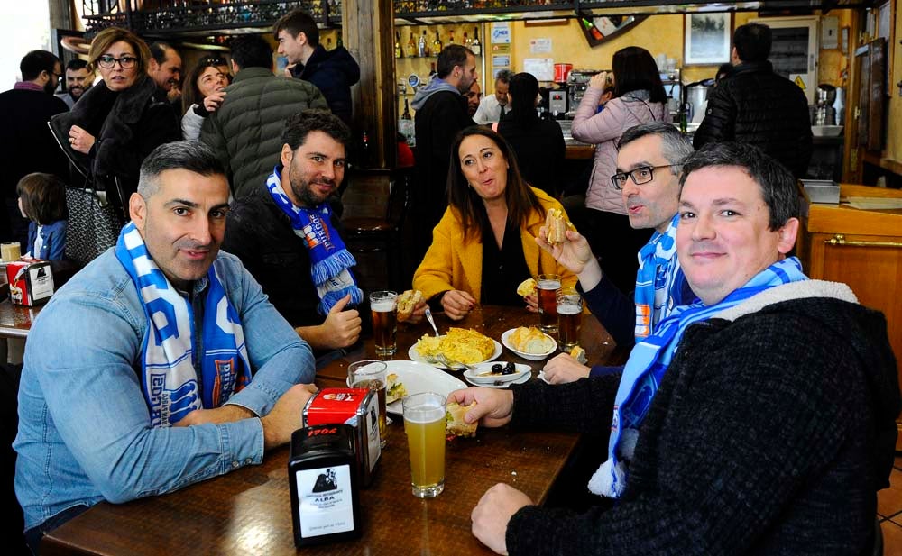 Casi un millar de burgaleses se han desplazado hasta la capital de España para ver la victoria de su equipo en el Wizink Center.