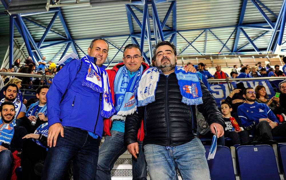 Casi un millar de burgaleses se han desplazado hasta la capital de España para ver la victoria de su equipo en el Wizink Center.