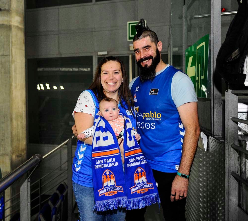 Casi un millar de burgaleses se han desplazado hasta la capital de España para ver la victoria de su equipo en el Wizink Center.