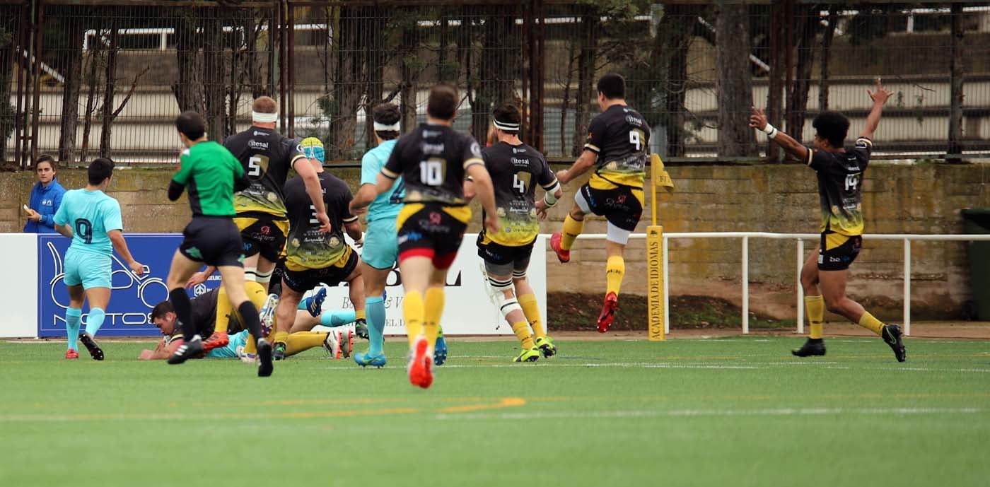 Fotos: El UBU Colina Clinic y el FC Barcelona firman tablas en San Amaro