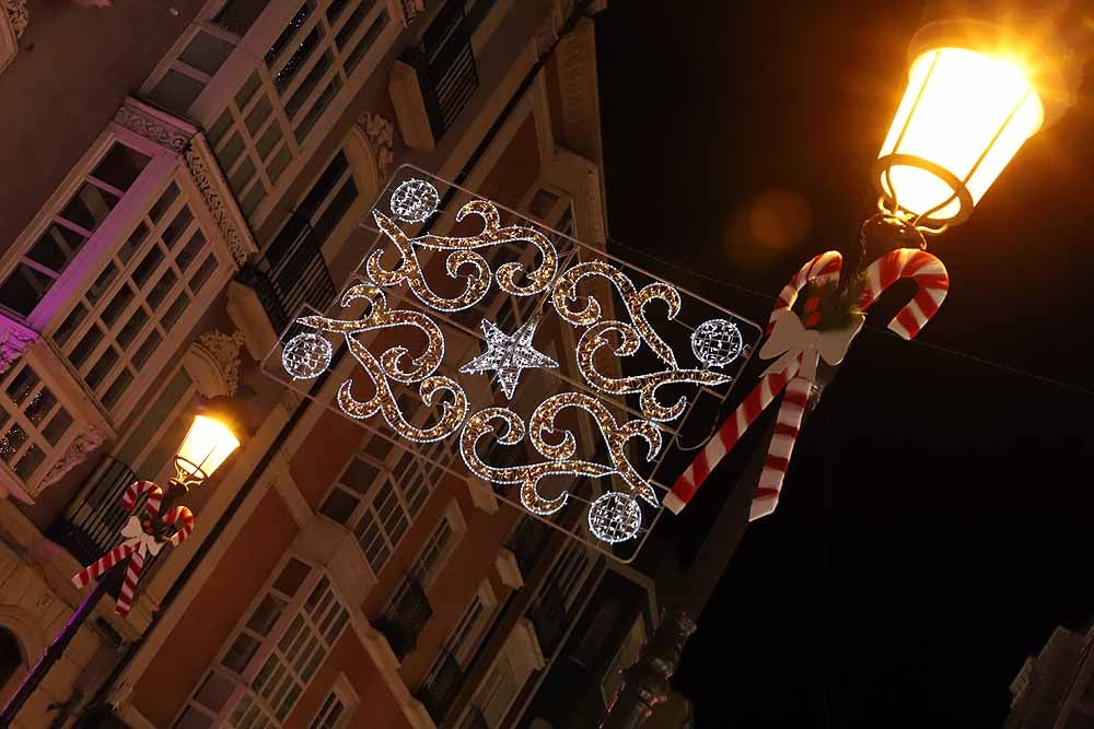 Fotos: Burgos da la bienvenidad a la Navidad con el encendido de su alumbrado