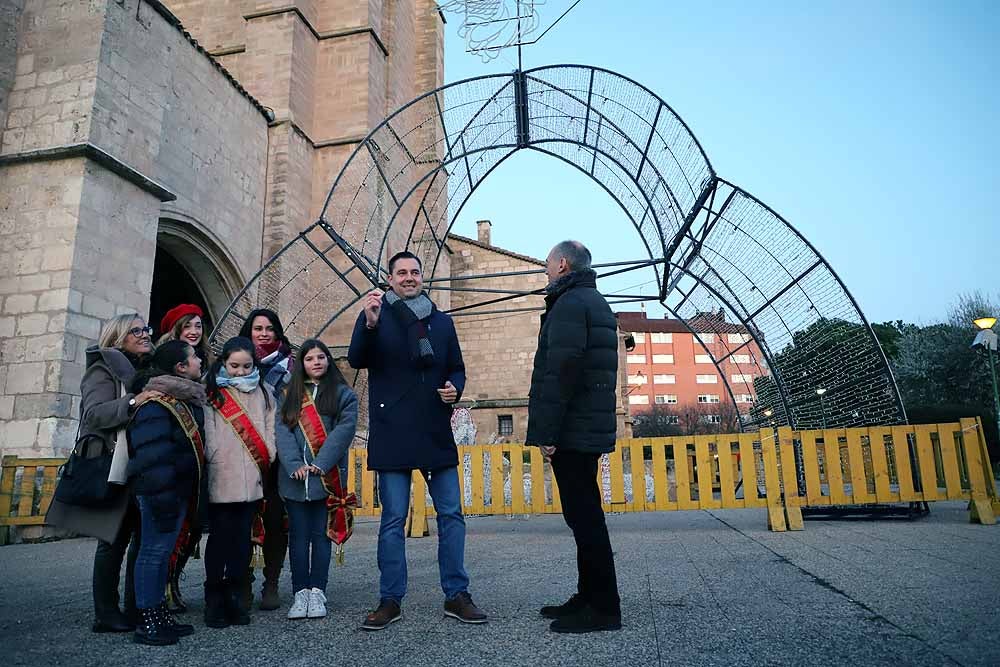 Fotos: Burgos da la bienvenidad a la Navidad con el encendido de su alumbrado